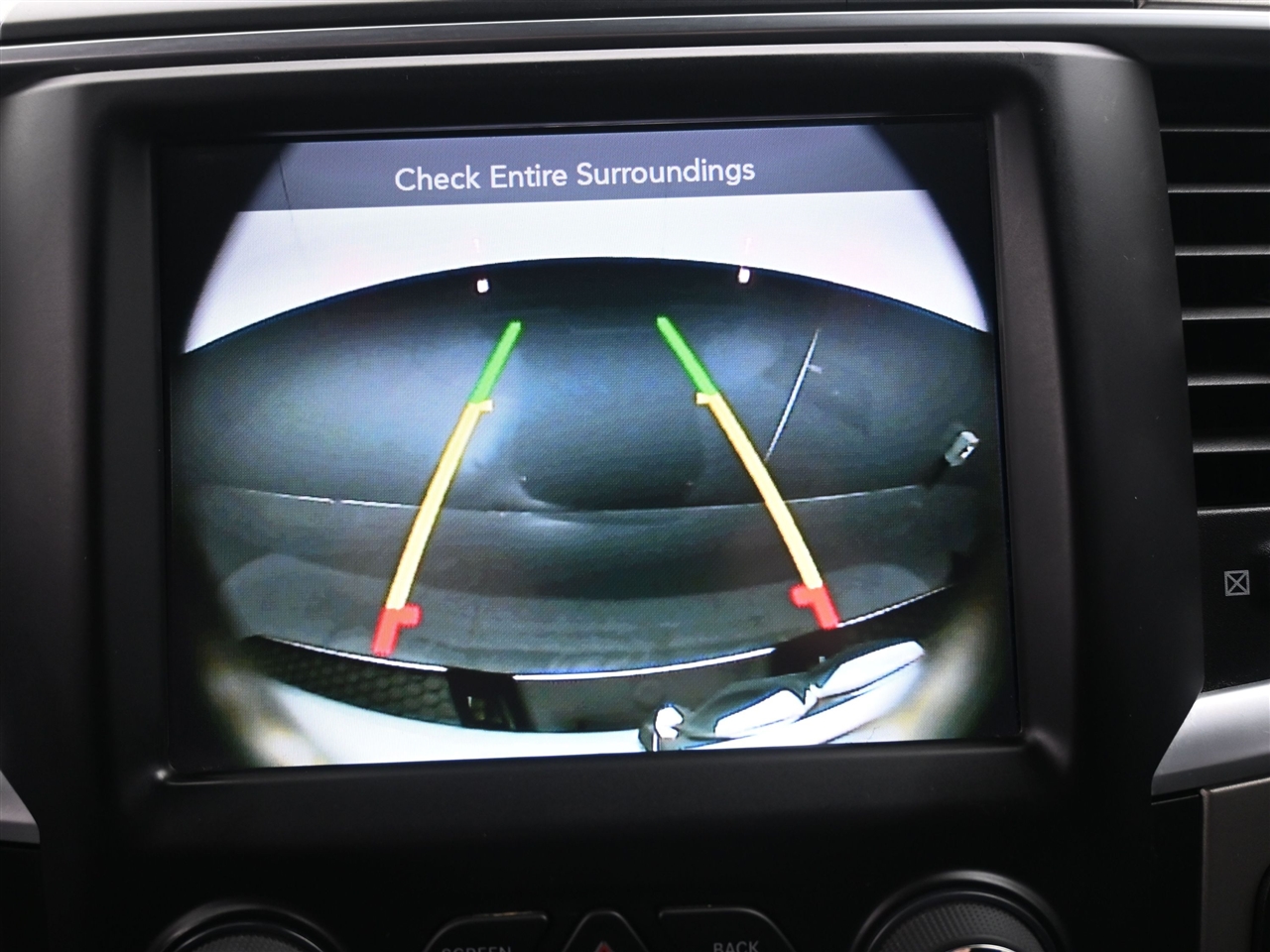 RAM 1500 SLT Crew Cab SWB 4WD 2017