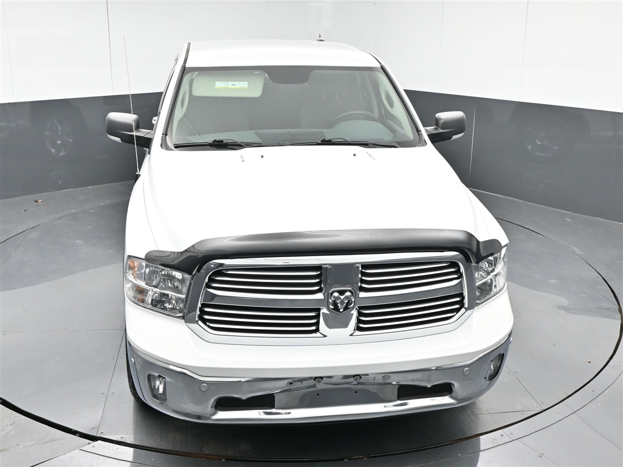 RAM 1500 SLT Crew Cab SWB 4WD 2017