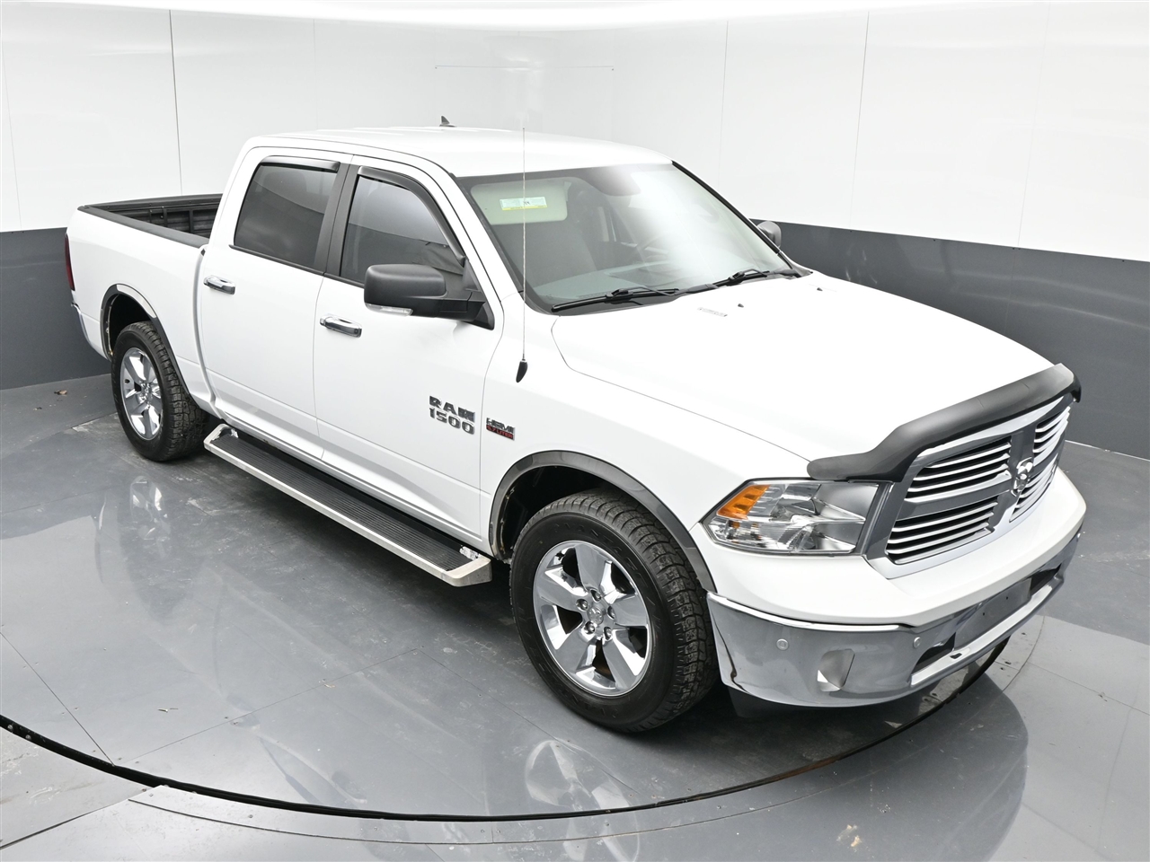 RAM 1500 SLT Crew Cab SWB 4WD 2017