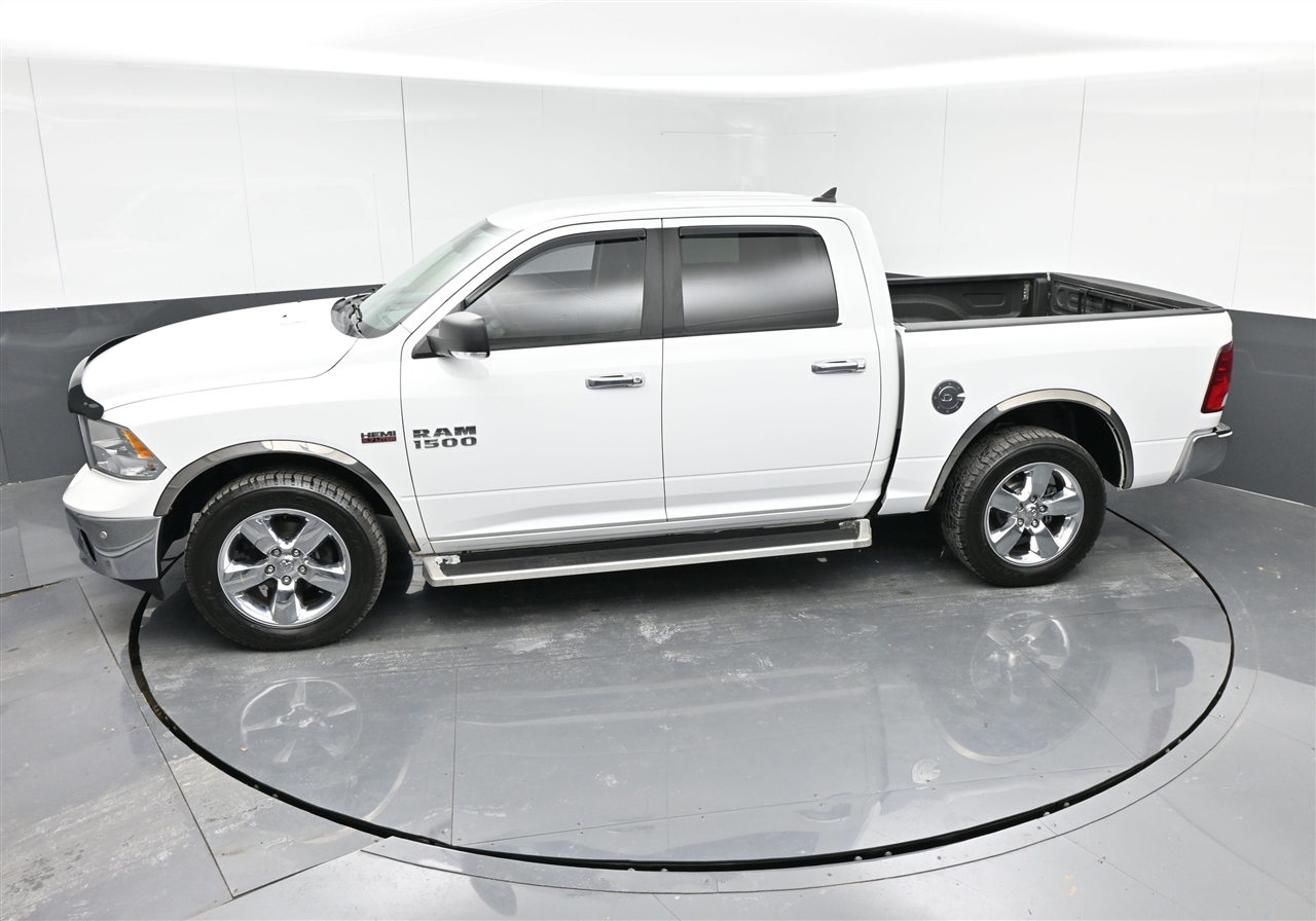 RAM 1500 SLT Crew Cab SWB 4WD 2017