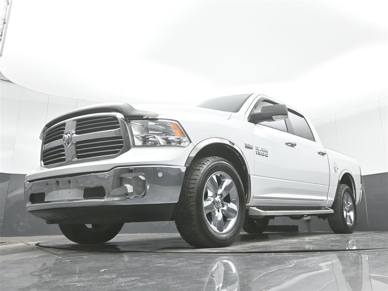 RAM 1500 SLT Crew Cab SWB 4WD 2017