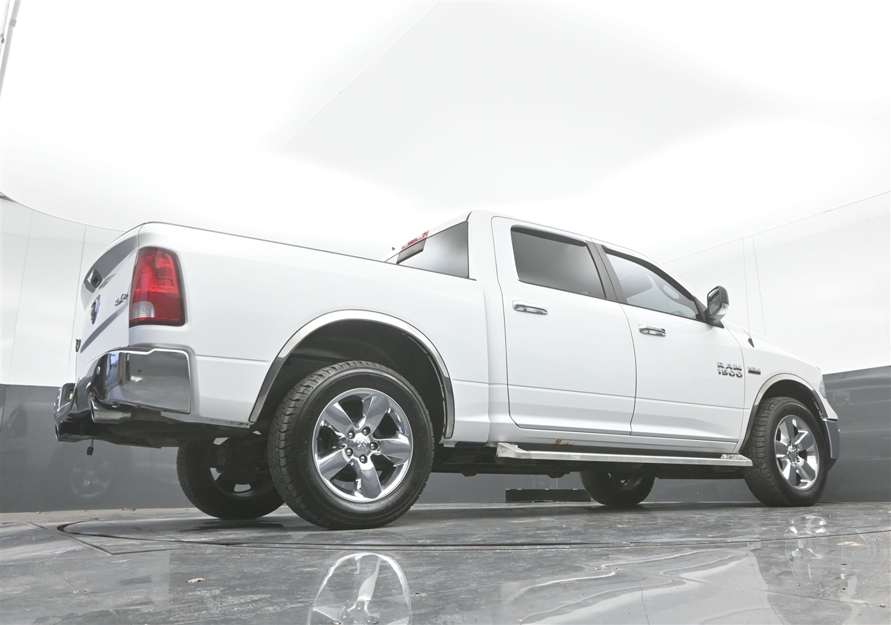 RAM 1500 SLT Crew Cab SWB 4WD 2017