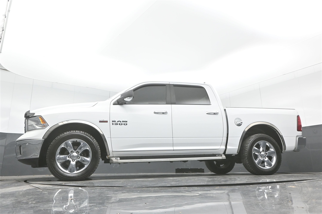 RAM 1500 SLT Crew Cab SWB 4WD 2017