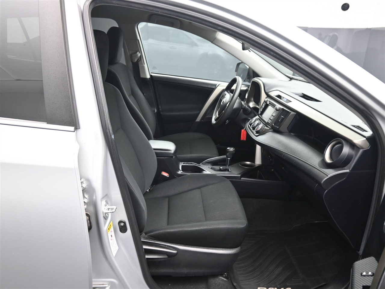 Toyota RAV4 LE AWD 2015