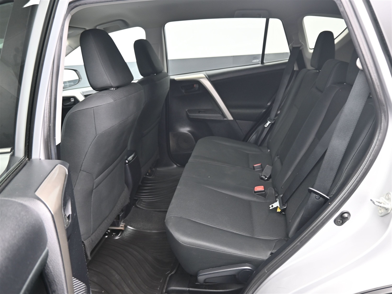 Toyota RAV4 LE AWD 2015