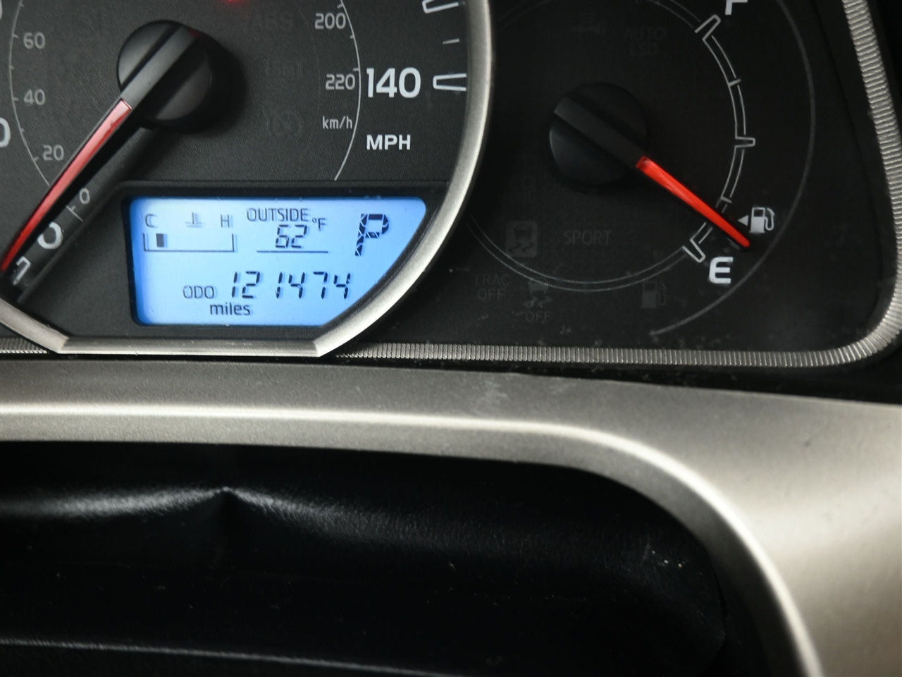 Toyota RAV4 LE AWD 2015