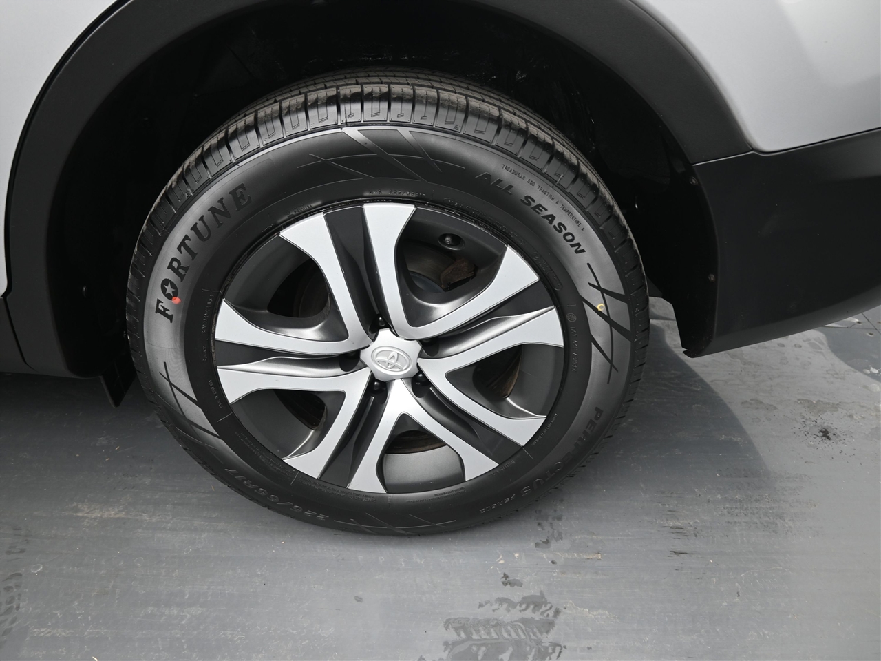 Toyota RAV4 LE AWD 2015