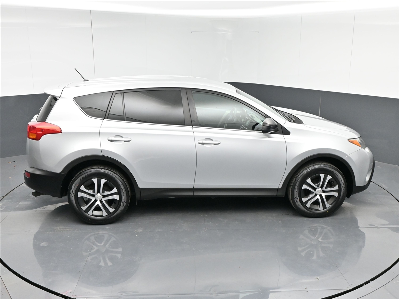 Toyota RAV4 LE AWD 2015