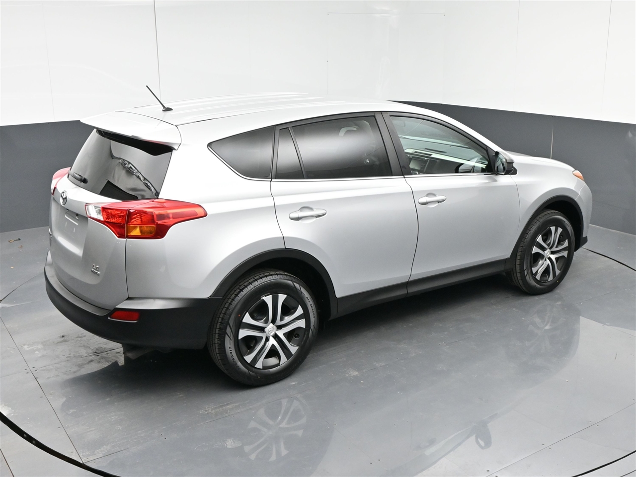Toyota RAV4 LE AWD 2015