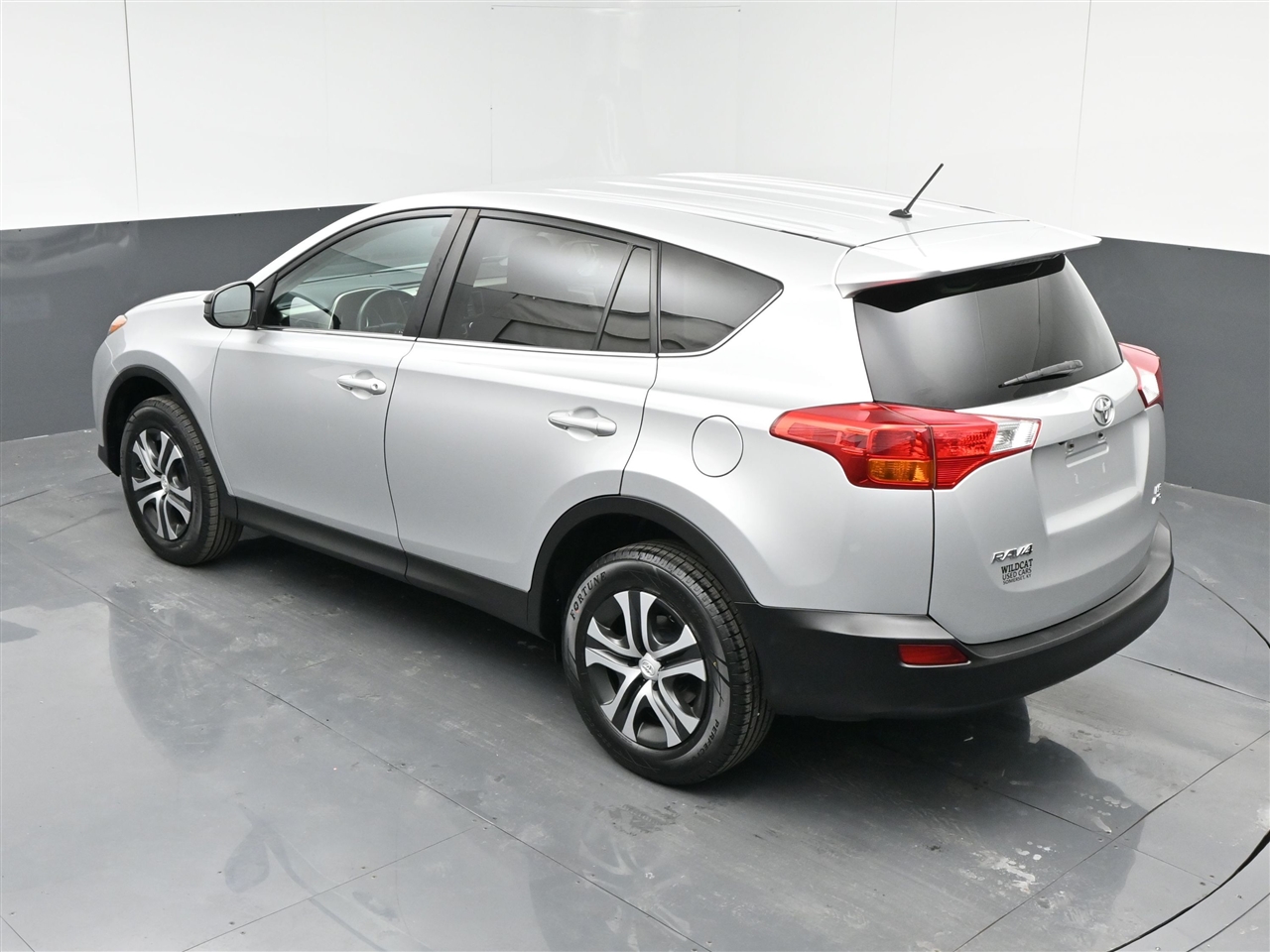 Toyota RAV4 LE AWD 2015