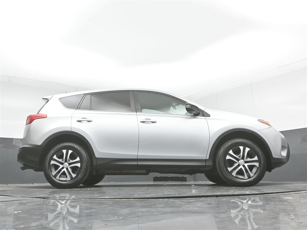 Toyota RAV4 LE AWD 2015