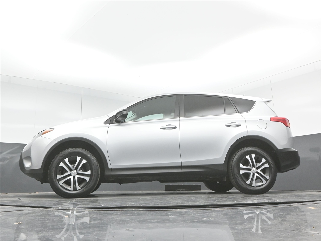 Toyota RAV4 LE AWD 2015