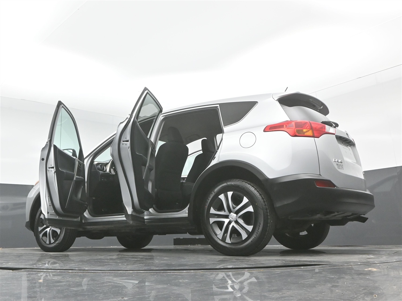 Toyota RAV4 LE AWD 2015