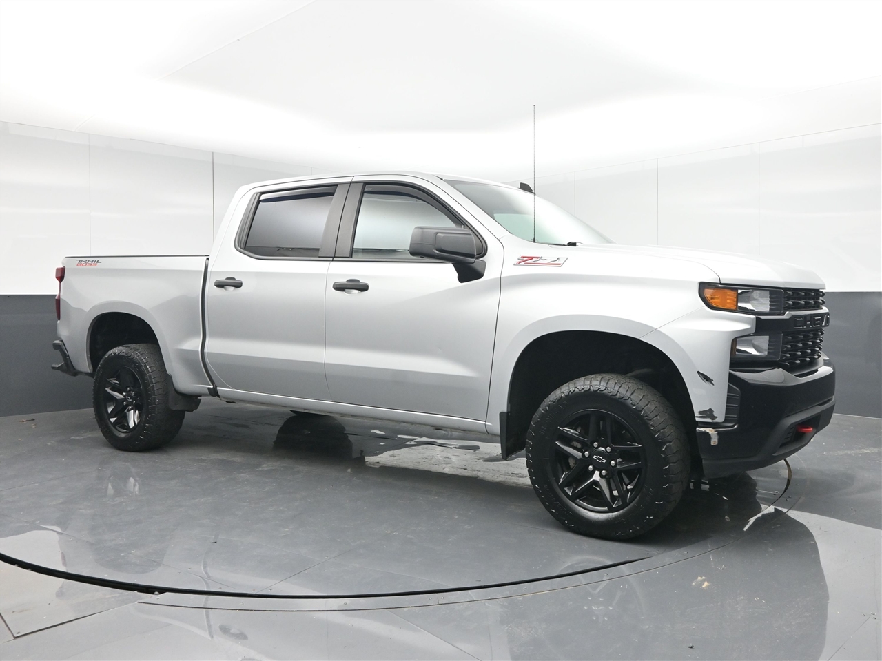 Chevrolet Silverado 1500 Custom Trail Boss Crew Cab Long Box 4WD 2019