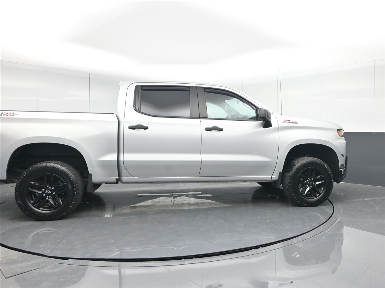 Chevrolet Silverado 1500 Custom Trail Boss Crew Cab Long Box 4WD 2019