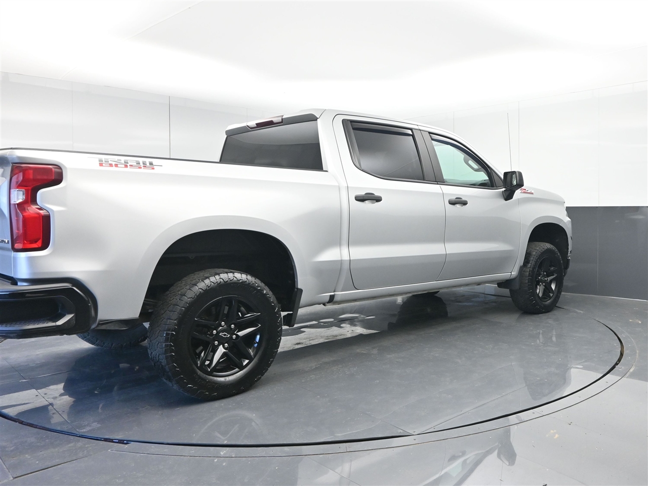 Chevrolet Silverado 1500 Custom Trail Boss Crew Cab Long Box 4WD 2019
