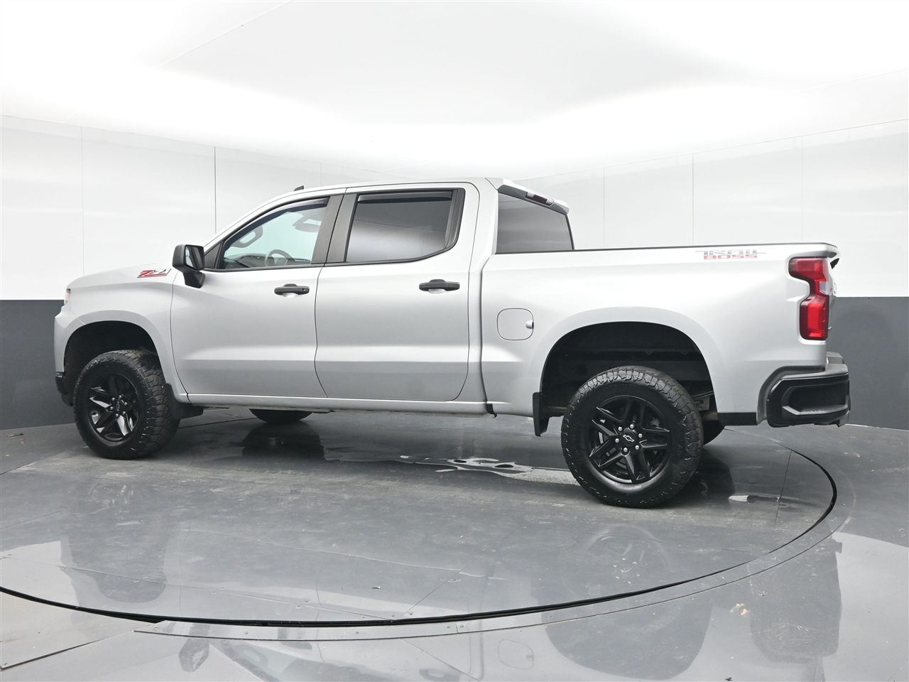 Chevrolet Silverado 1500 Custom Trail Boss Crew Cab Long Box 4WD 2019