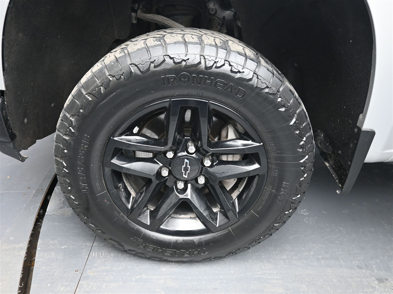 Chevrolet Silverado 1500 Custom Trail Boss Crew Cab Long Box 4WD 2019