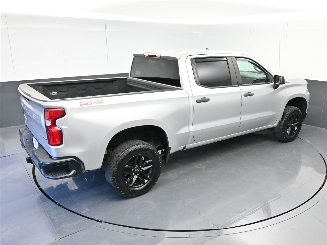 Chevrolet Silverado 1500 Custom Trail Boss Crew Cab Long Box 4WD 2019