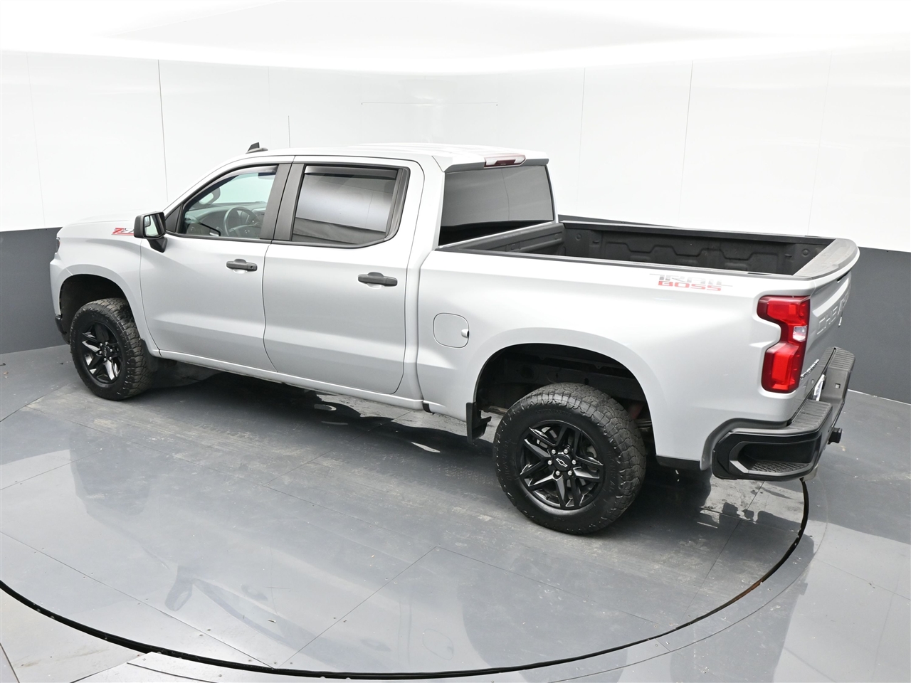 Chevrolet Silverado 1500 Custom Trail Boss Crew Cab Long Box 4WD 2019