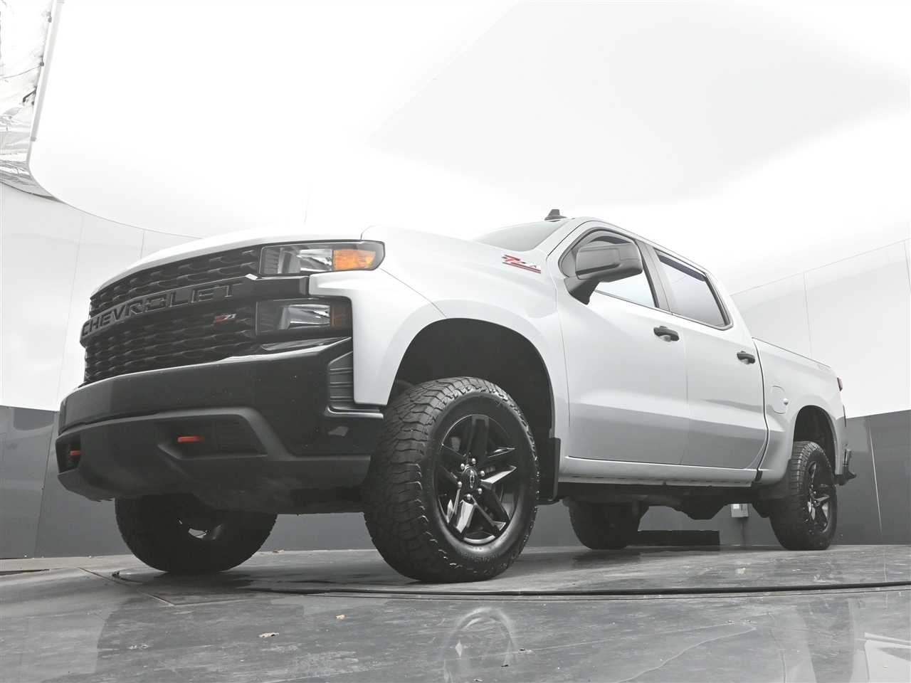 Chevrolet Silverado 1500 Custom Trail Boss Crew Cab Long Box 4WD 2019