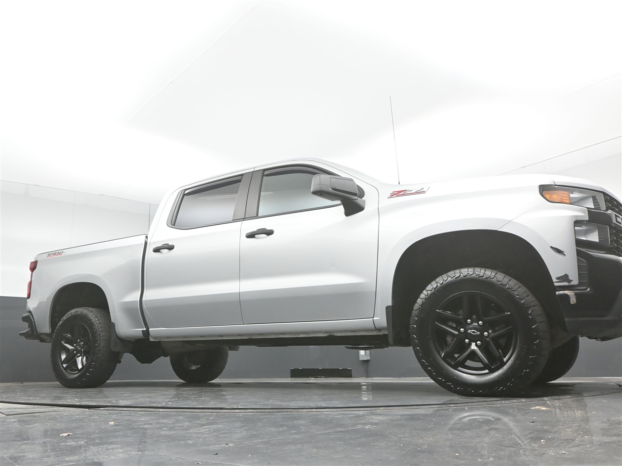 Chevrolet Silverado 1500 Custom Trail Boss Crew Cab Long Box 4WD 2019