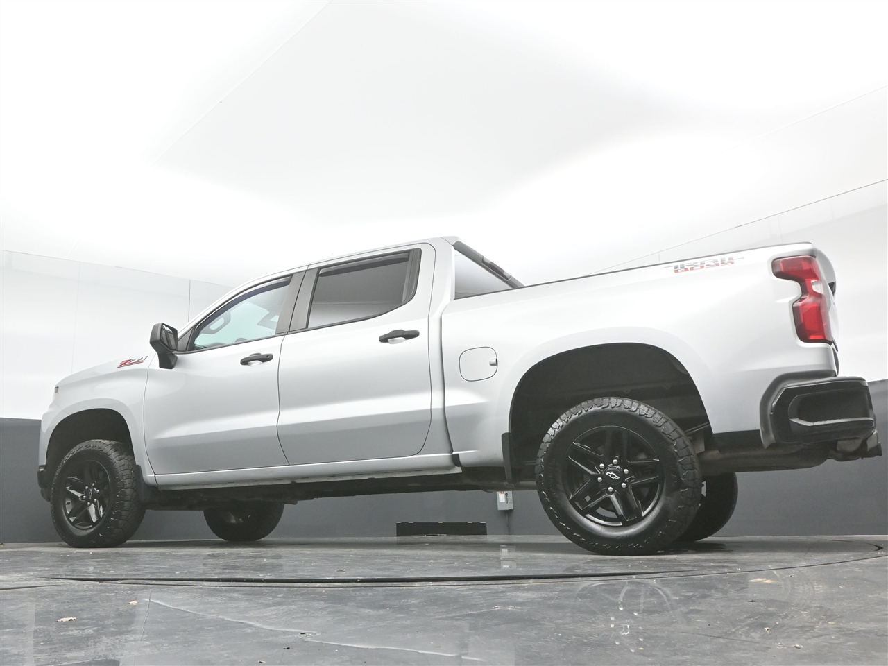 Chevrolet Silverado 1500 Custom Trail Boss Crew Cab Long Box 4WD 2019