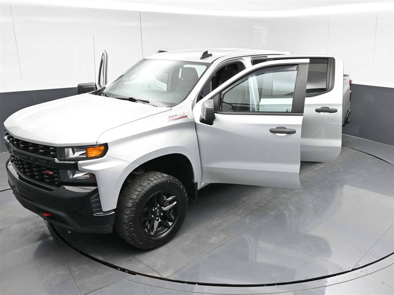 Chevrolet Silverado 1500 Custom Trail Boss Crew Cab Long Box 4WD 2019