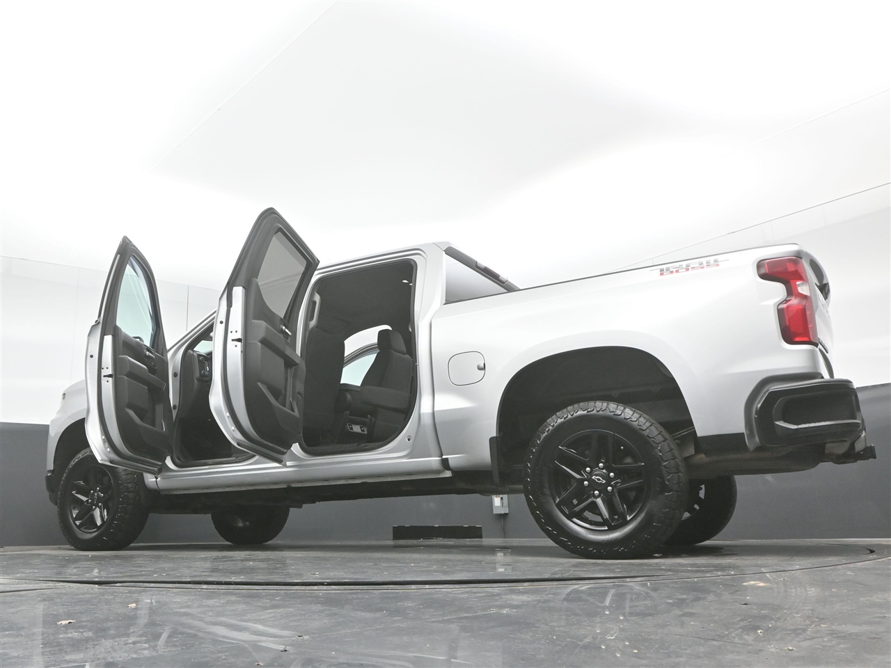 Chevrolet Silverado 1500 Custom Trail Boss Crew Cab Long Box 4WD 2019