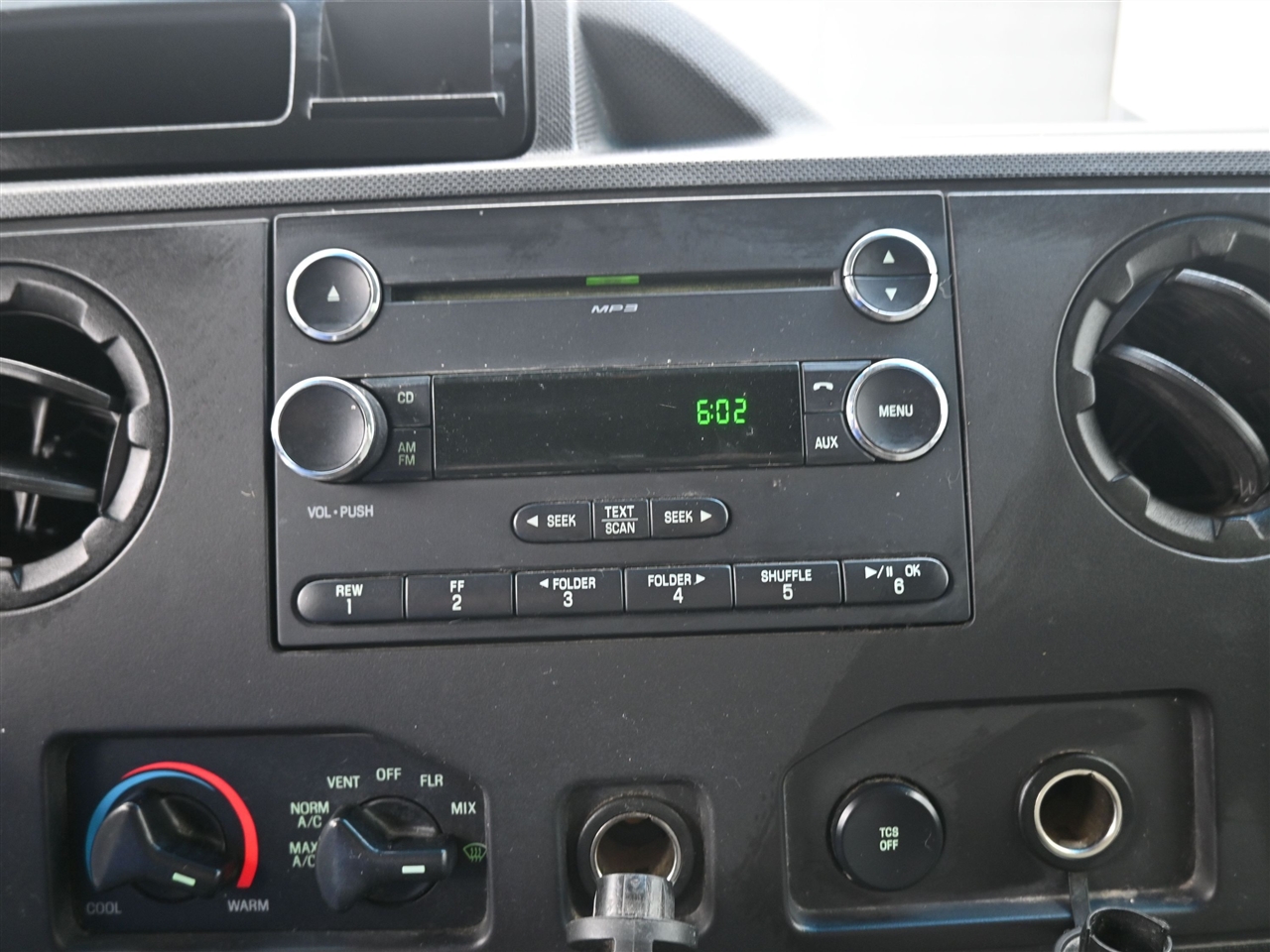 Ford Econoline E-350 XLT Super Duty 2013