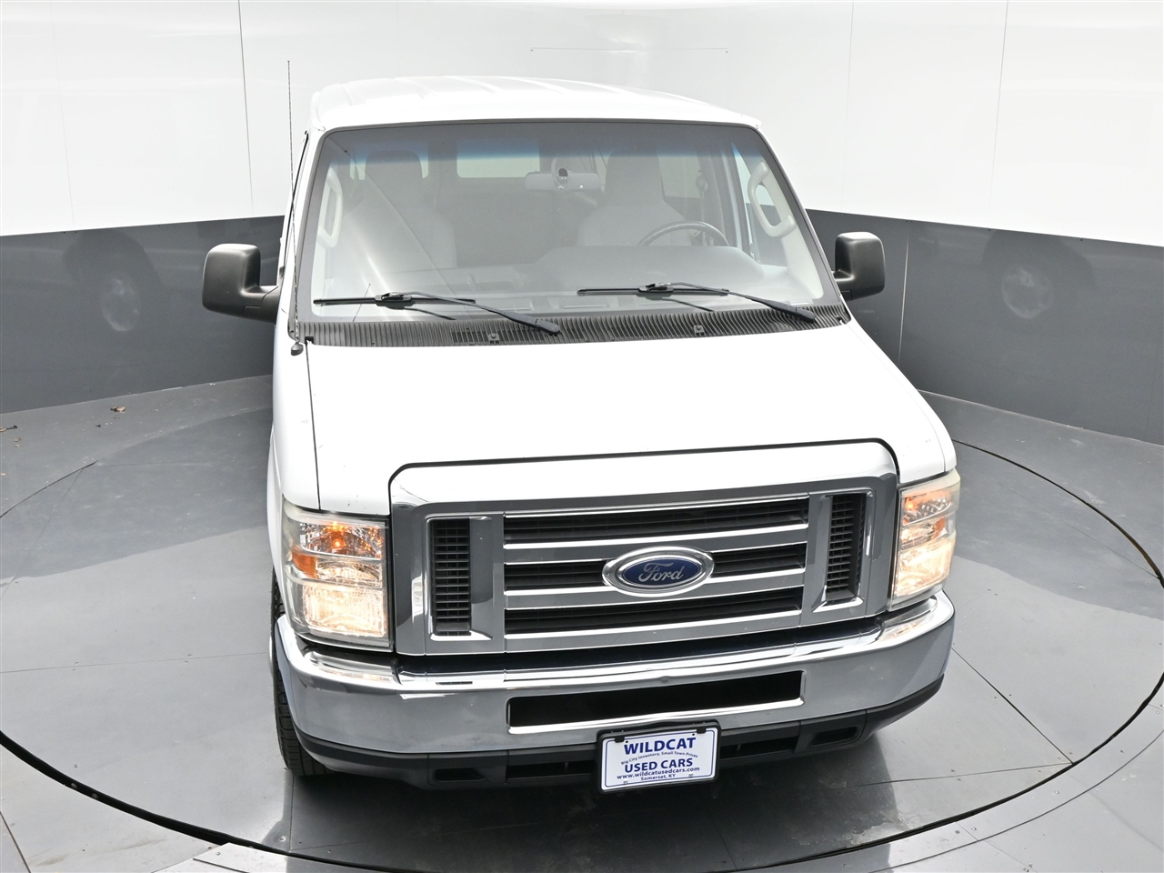 Ford Econoline E-350 XLT Super Duty 2013