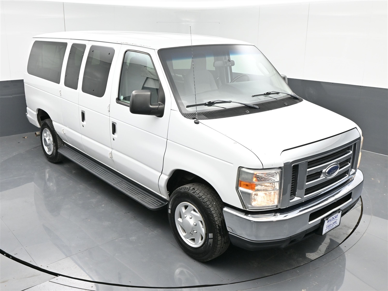 Ford Econoline E-350 XLT Super Duty 2013