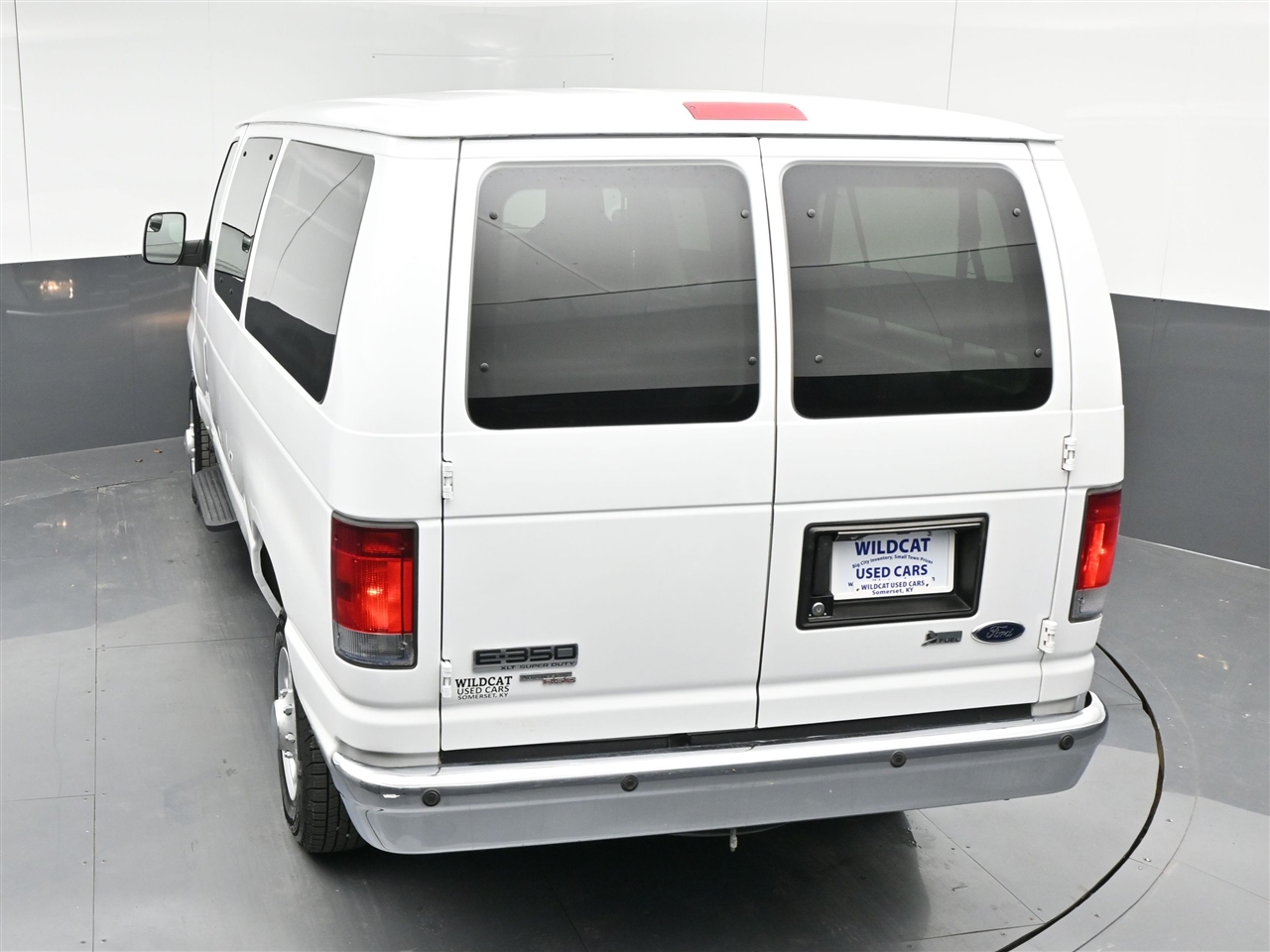 Ford Econoline E-350 XLT Super Duty 2013