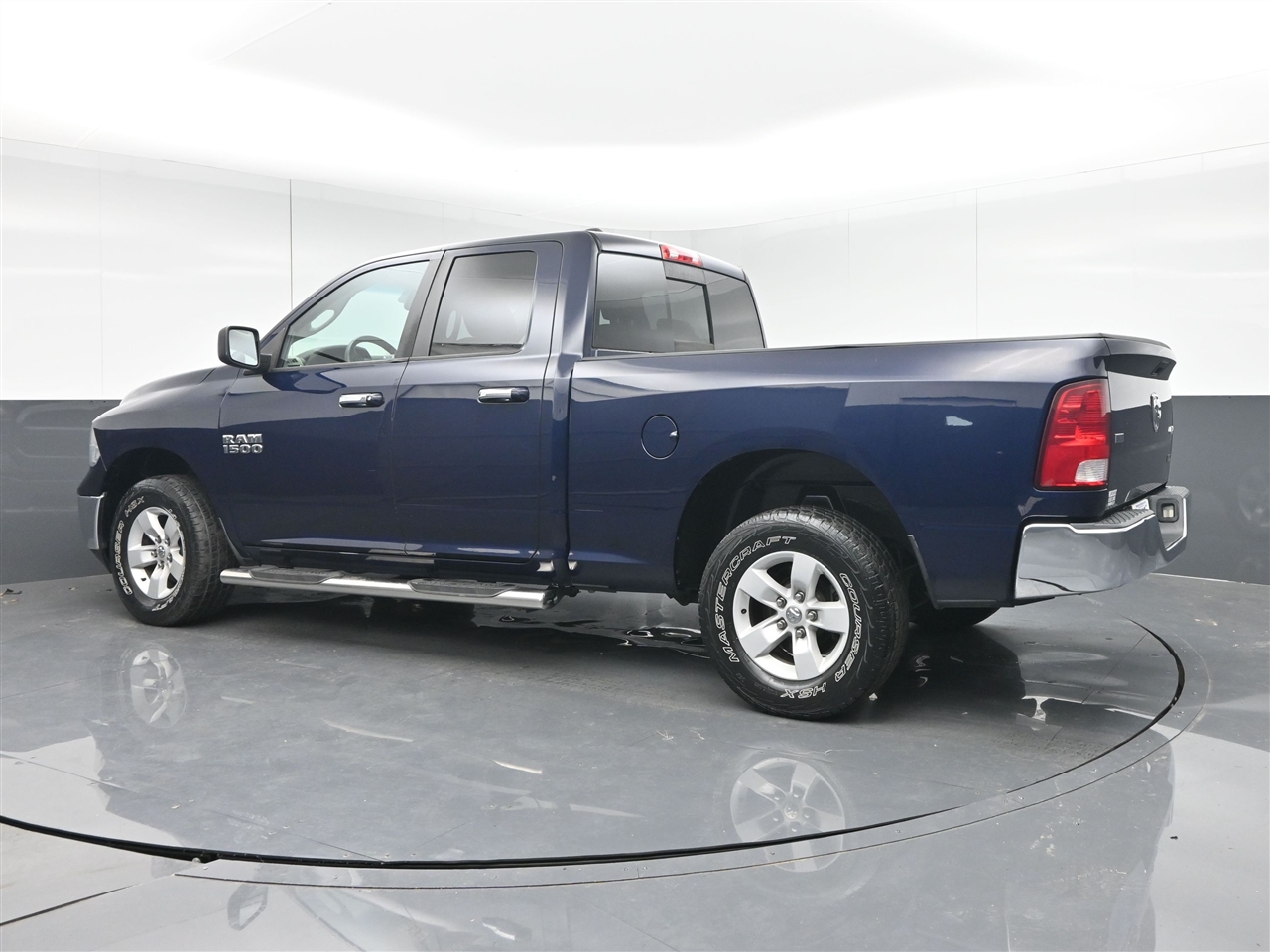 RAM 1500 SLT Quad Cab 4WD 2016