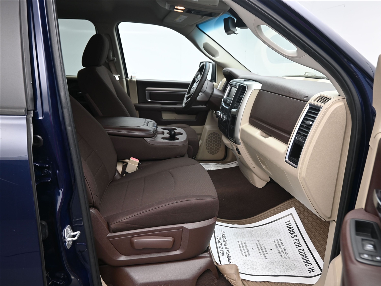 RAM 1500 SLT Quad Cab 4WD 2016