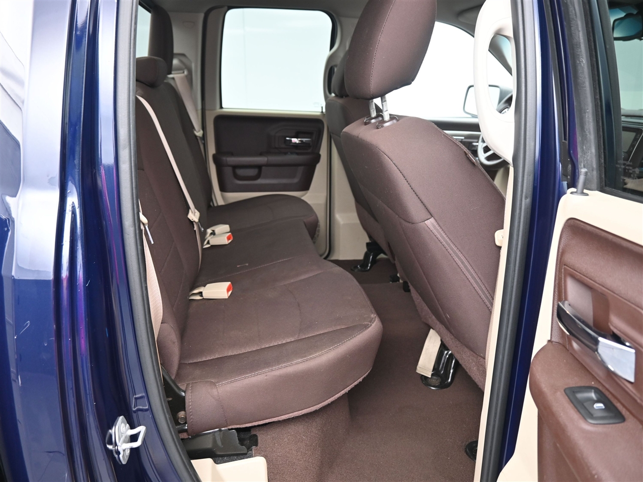 RAM 1500 SLT Quad Cab 4WD 2016