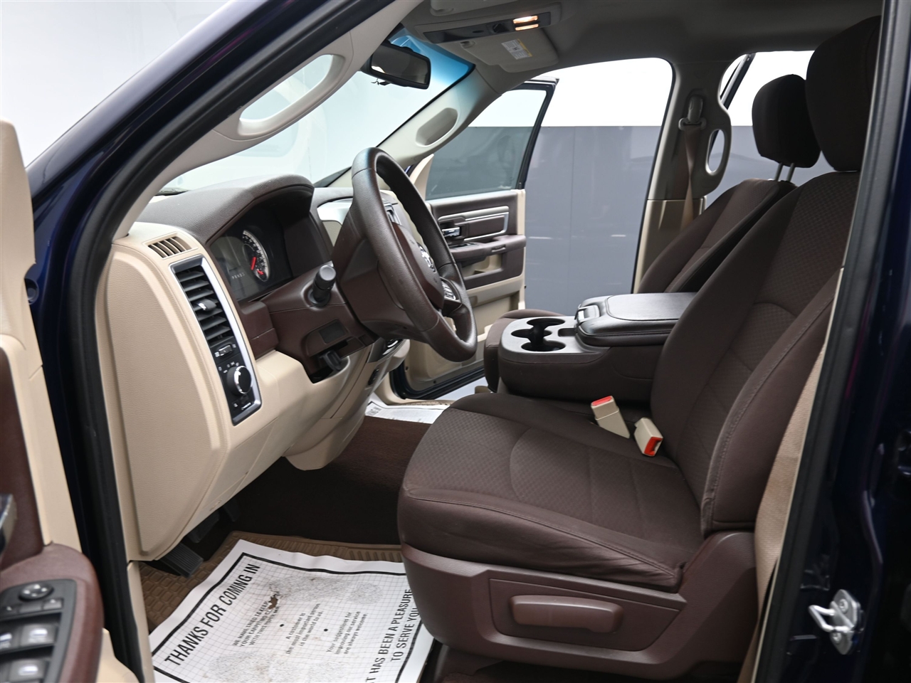 RAM 1500 SLT Quad Cab 4WD 2016