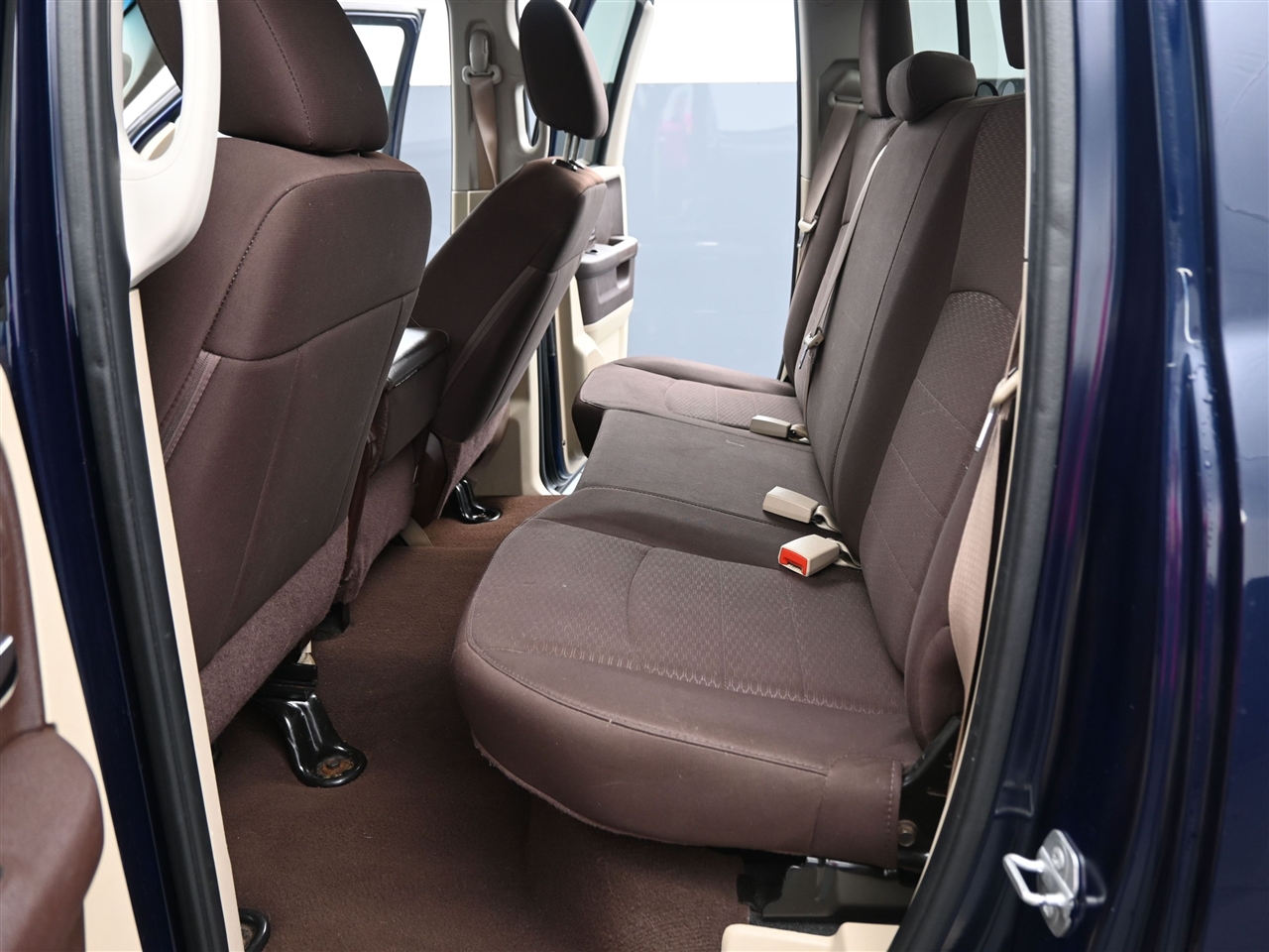 RAM 1500 SLT Quad Cab 4WD 2016