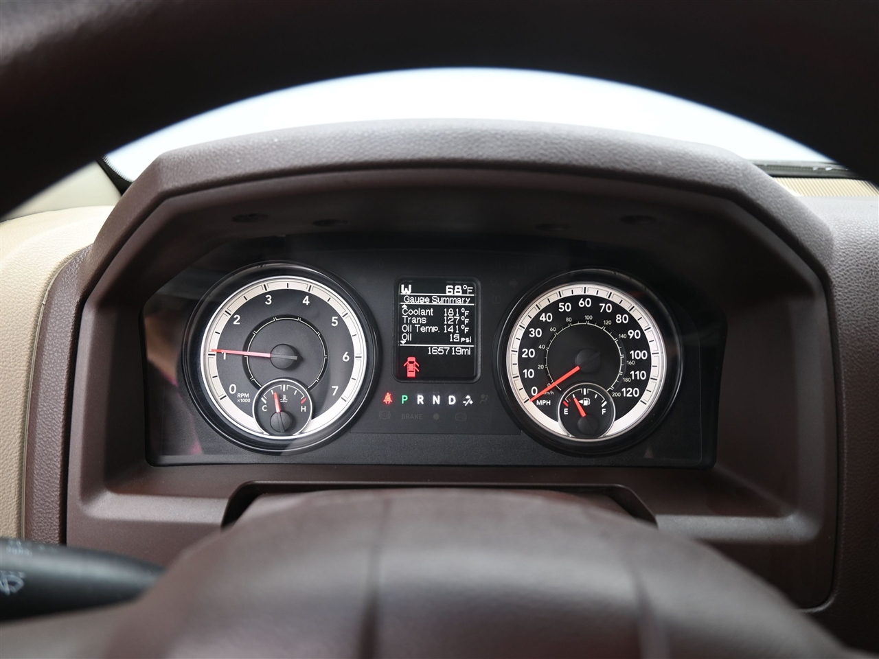 RAM 1500 SLT Quad Cab 4WD 2016