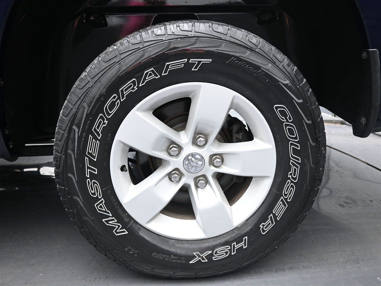 RAM 1500 SLT Quad Cab 4WD 2016