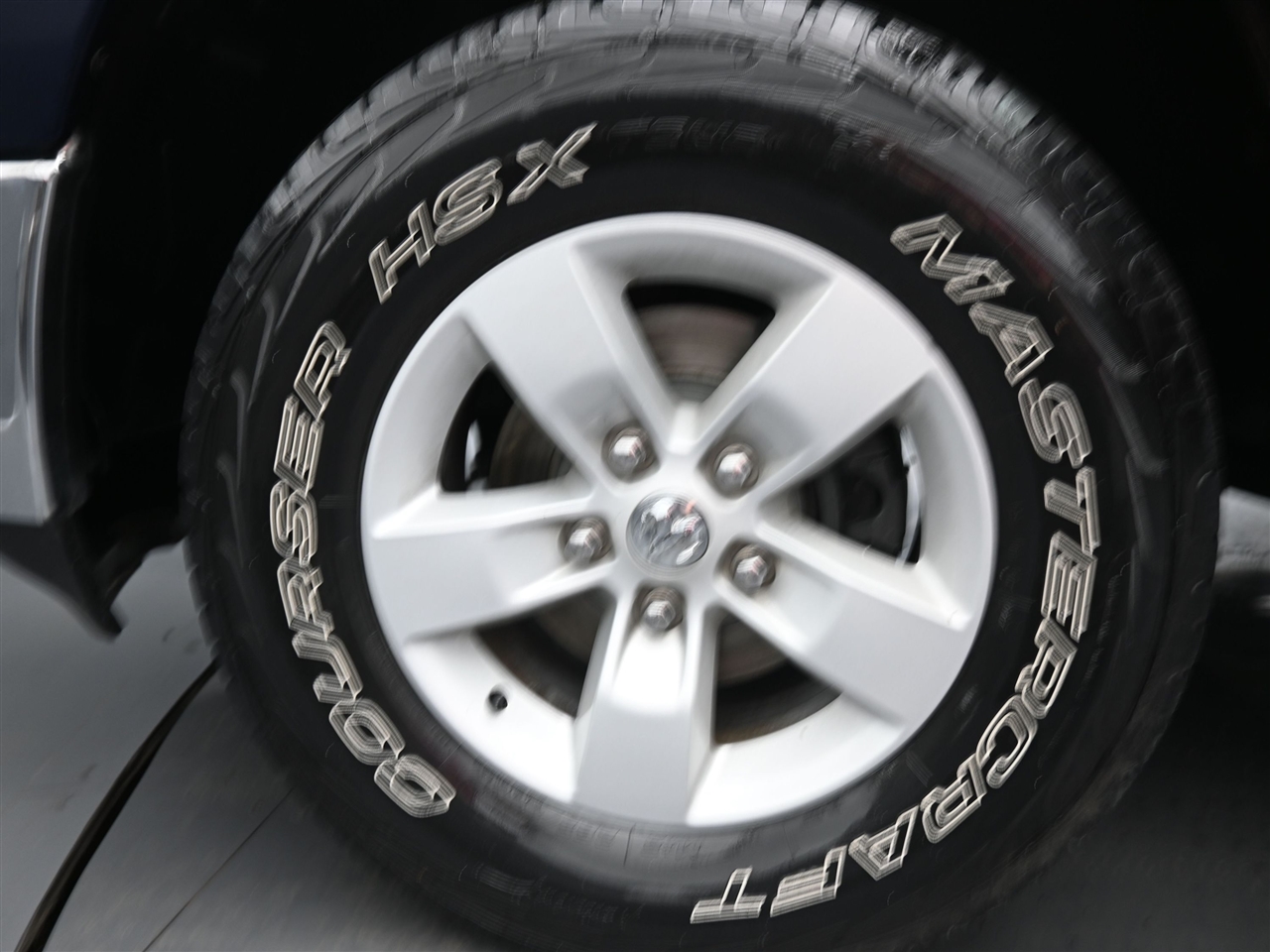 RAM 1500 SLT Quad Cab 4WD 2016