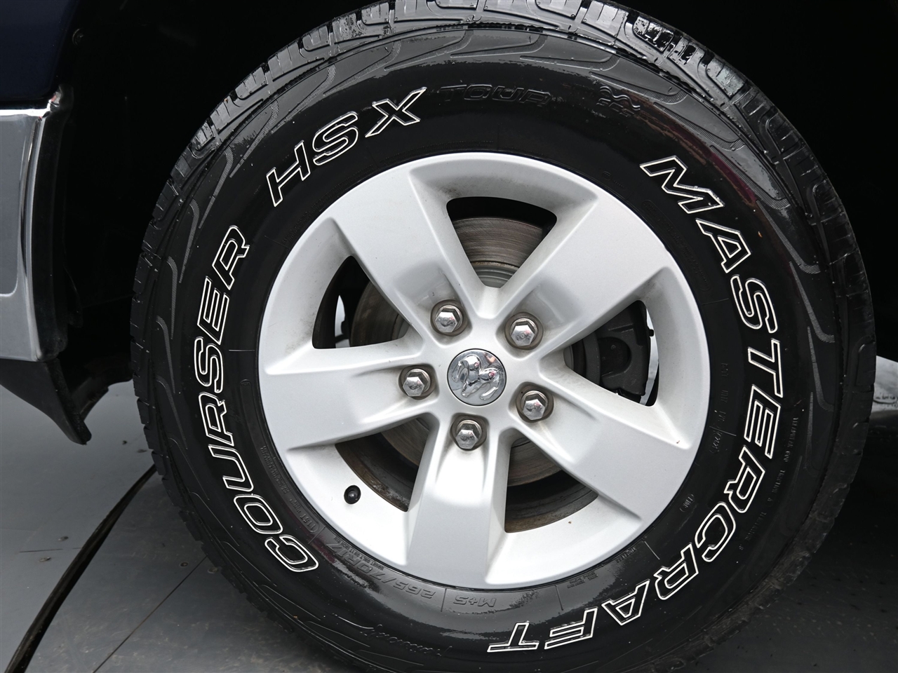 RAM 1500 SLT Quad Cab 4WD 2016