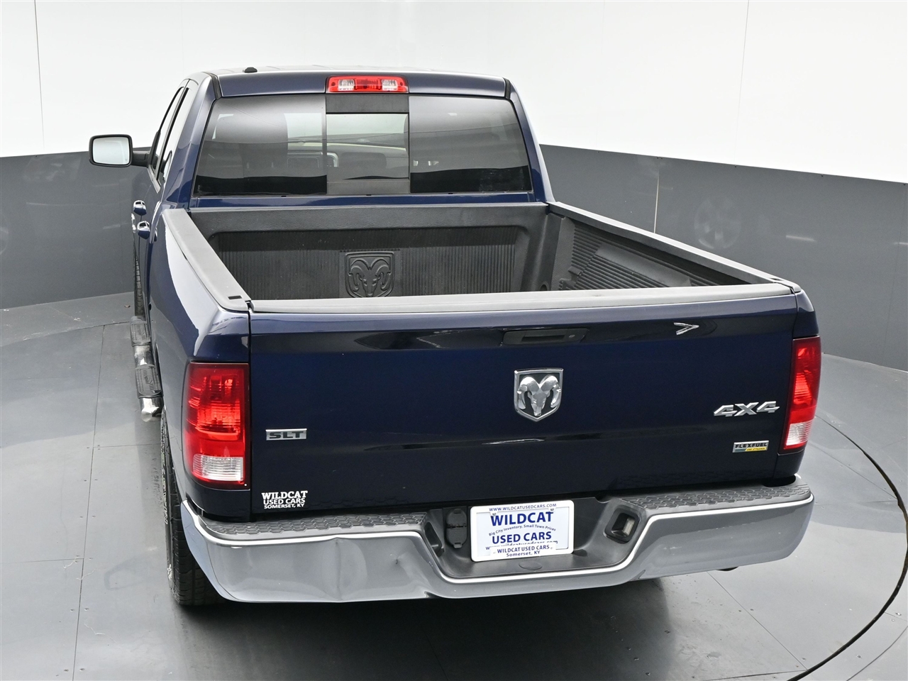 RAM 1500 SLT Quad Cab 4WD 2016