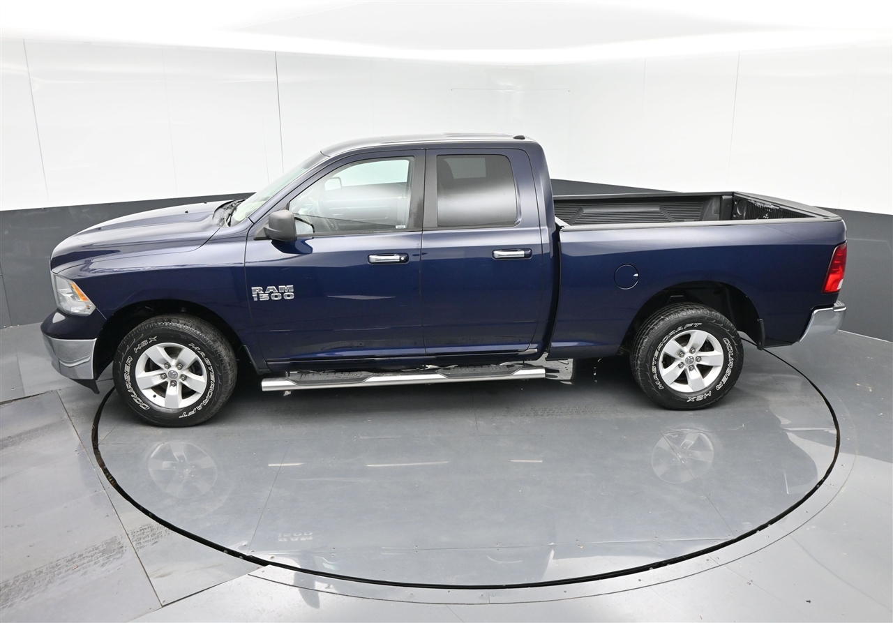 RAM 1500 SLT Quad Cab 4WD 2016