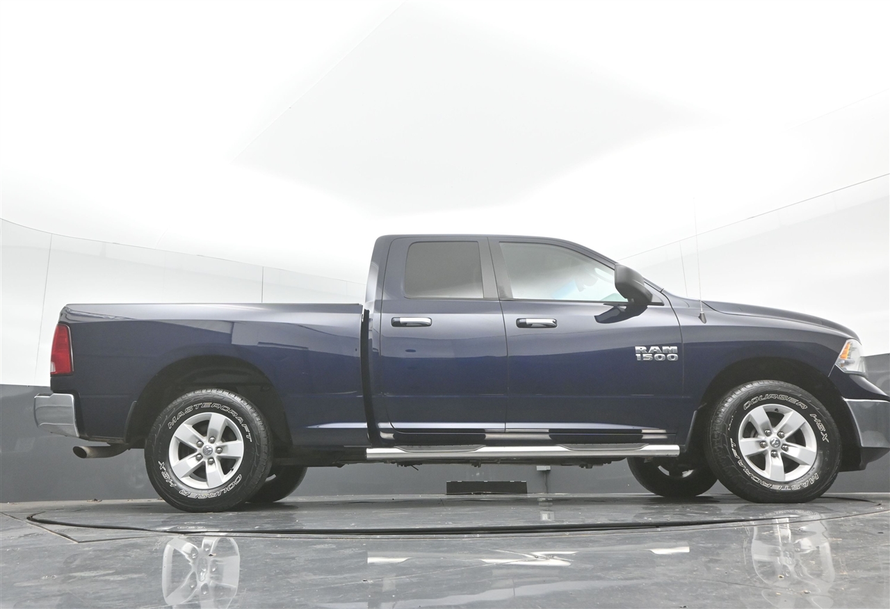 RAM 1500 SLT Quad Cab 4WD 2016
