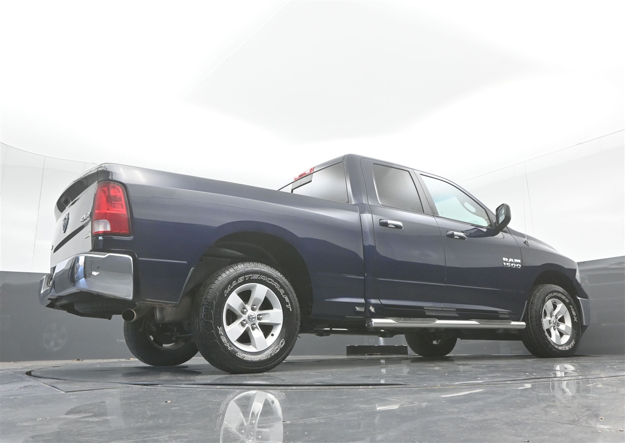 RAM 1500 SLT Quad Cab 4WD 2016