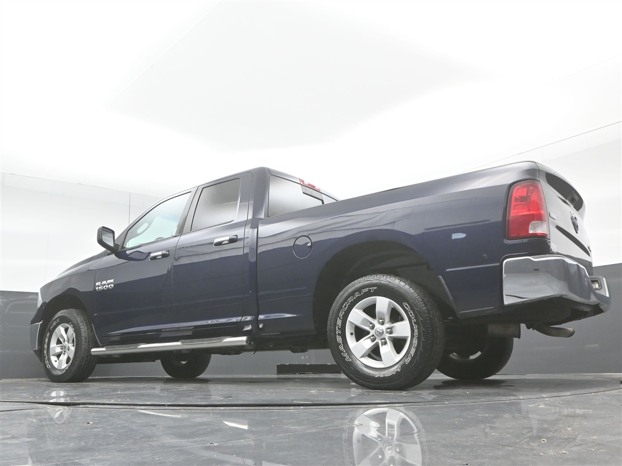 RAM 1500 SLT Quad Cab 4WD 2016