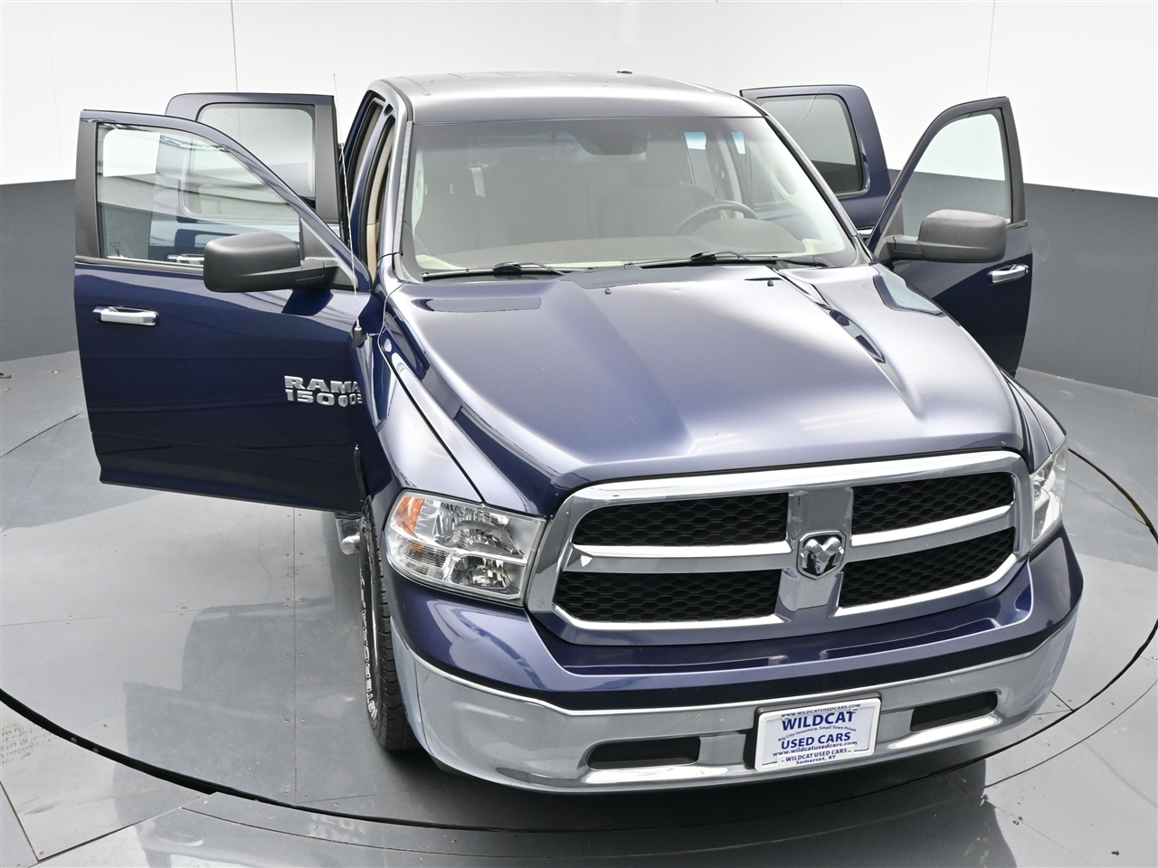 RAM 1500 SLT Quad Cab 4WD 2016