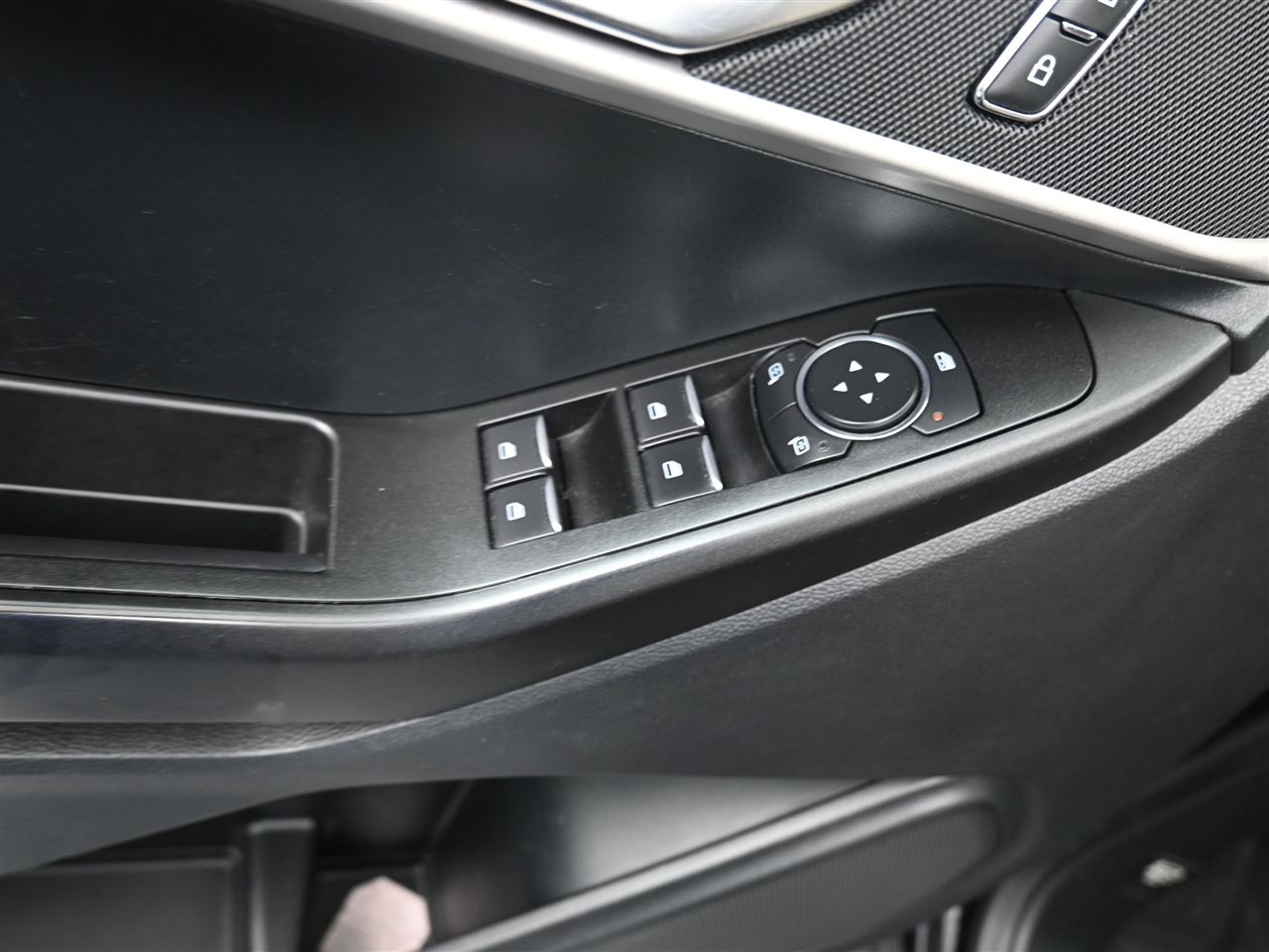 Ford Explorer Base AWD 2020