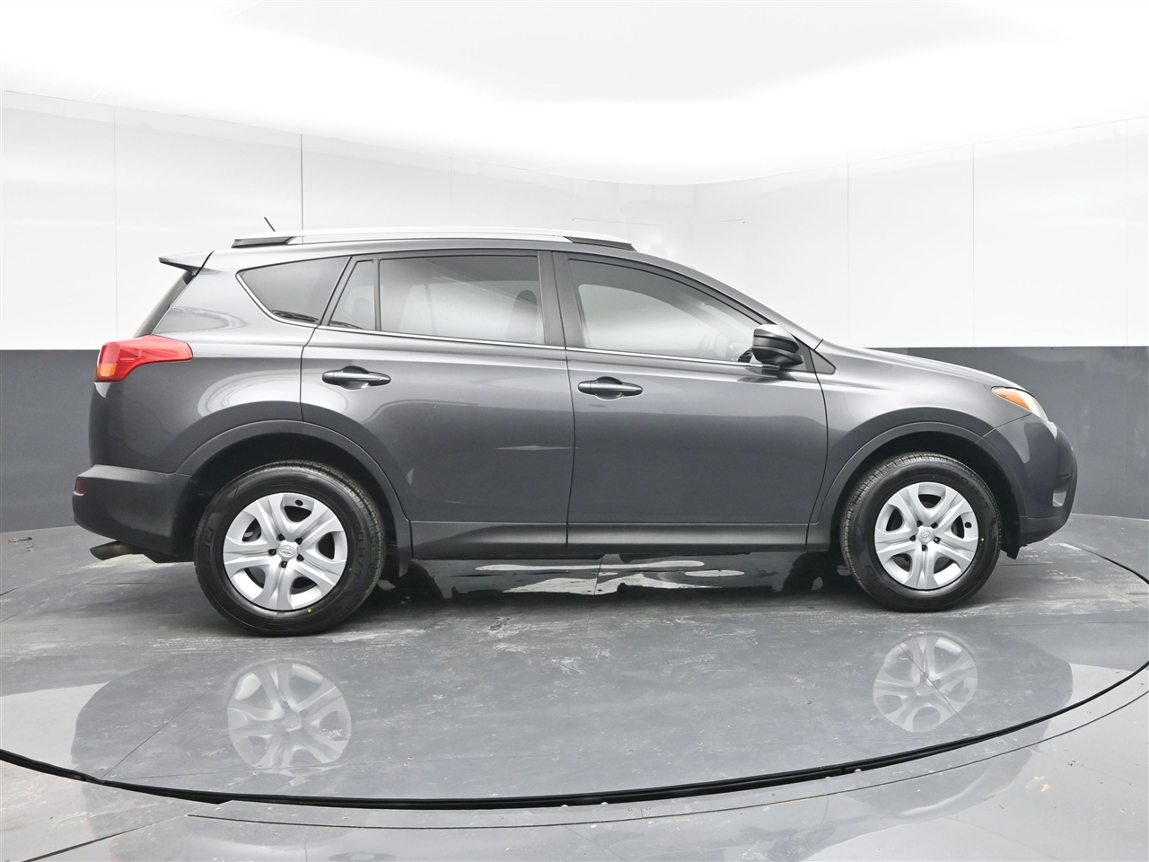 Toyota RAV4 LE AWD 2015